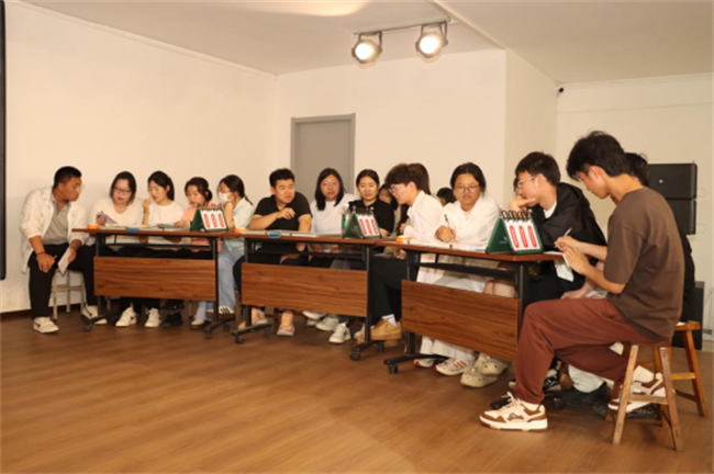 必赢242net官网成功举办2025年大学生人文知识竞赛