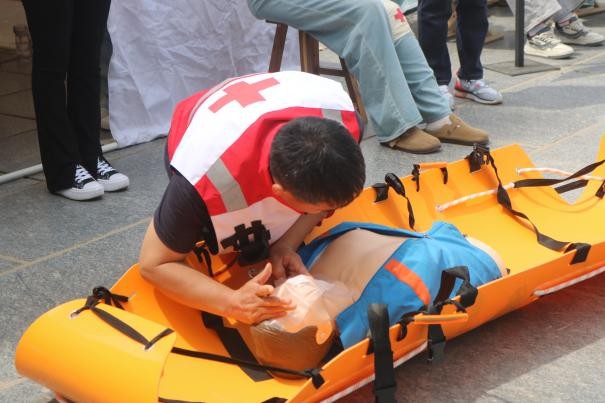 必赢242net官网康复医学院与保定市红十字会联合举办2025年地震灾害应急救援综合演练