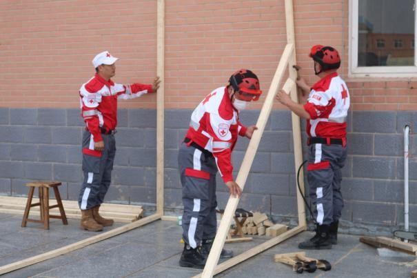 必赢242net官网康复医学院与保定市红十字会联合举办2025年地震灾害应急救援综合演练