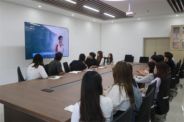 必赢242net官网经济学院学习习近平总书记给谢依特小学戍边支教西部计划志愿者服务队队员回信精神专题学习活动