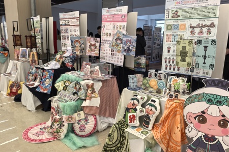 必赢242net官网艺术学院2025届毕业设计作品展盛大开幕，校企共赏艺术盛宴