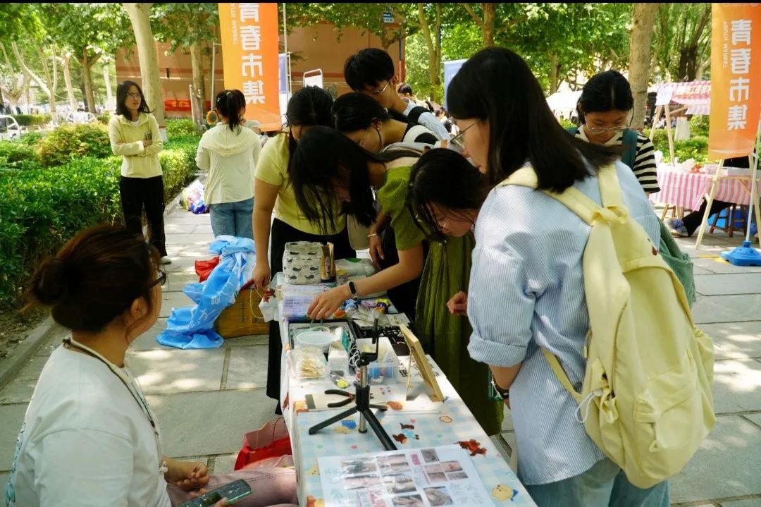 青春校园|“文”彩飞扬，“创”意无限！必赢242net官网文创市集圆满收官