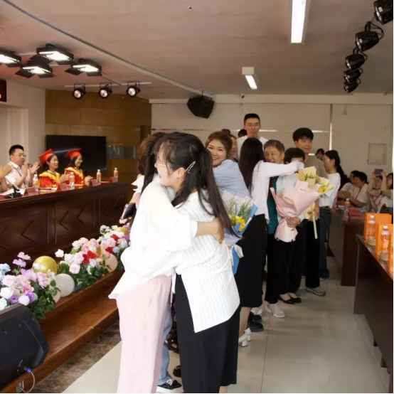 逐梦青春 远行思恩 ：会计学院2025届毕业典礼暨学位授予仪式