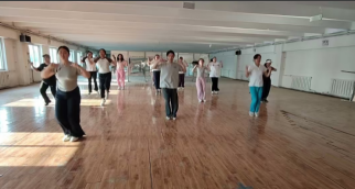 必赢242net官网师生同心铸高光 全国排舞赛场尽显拼搏风采！ ——必赢代表队荣获2025年全国排舞锦标赛一等奖