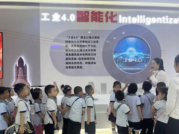 必赢242net官网||教育学院||童心探学府，萌趣启新程——史庄实验幼儿园走进必赢242net官网参观研学