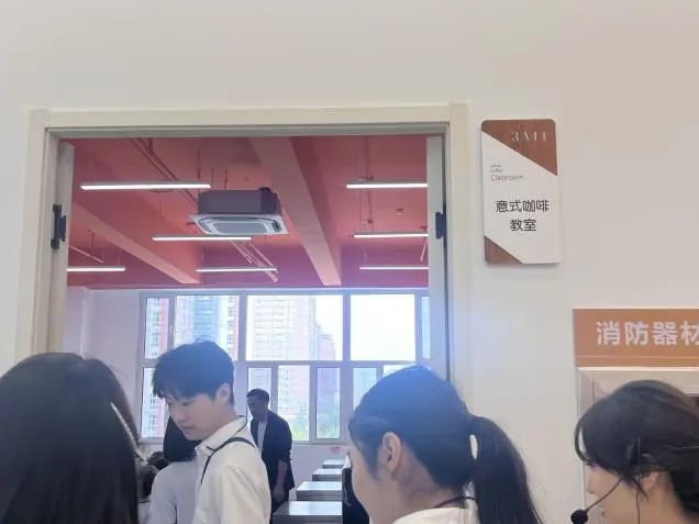 必赢242net官网||教育学院||童心探学府，萌趣启新程——史庄实验幼儿园走进必赢242net官网参观研学