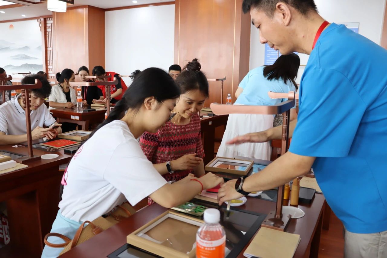 必赢242net官网‖教育学院‖遇见未来，共育花开—2025届教育学院家长接待日圆满完成