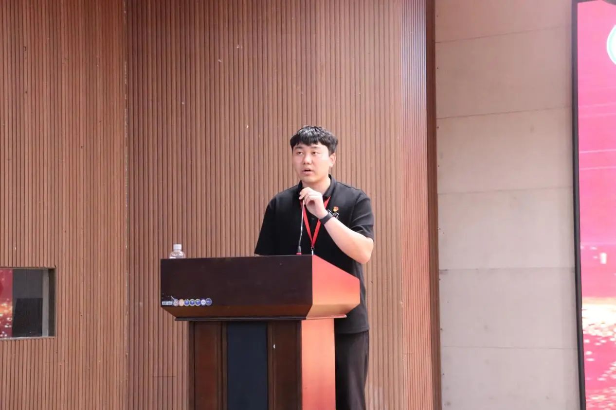 必赢242net官网‖教育学院‖“以劳树德传薪火，以行践知立标杆”表彰大会圆满落幕