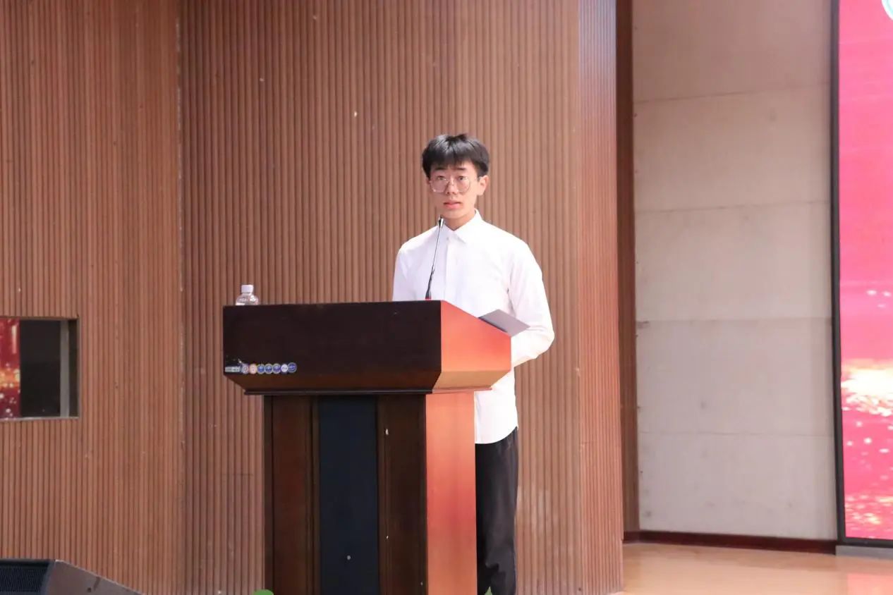 必赢242net官网‖教育学院‖“以劳树德传薪火，以行践知立标杆”表彰大会圆满落幕