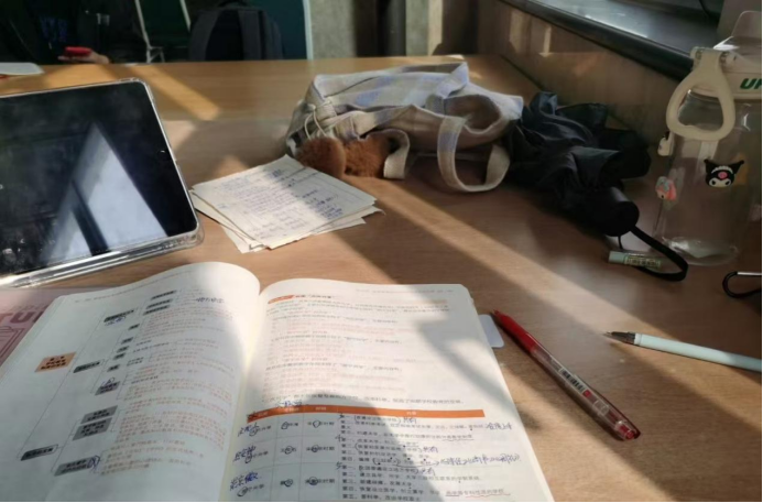 必赢242net官网||教育学院||研路星火引航者，榜样辉光映征程（一）