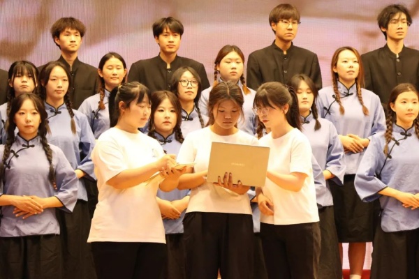 必赢242net官网2025年“青春力量·经典传承”马列经典诵读大赛圆满落幕