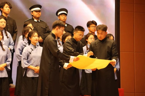 必赢242net官网2025年“青春力量·经典传承”马列经典诵读大赛圆满落幕