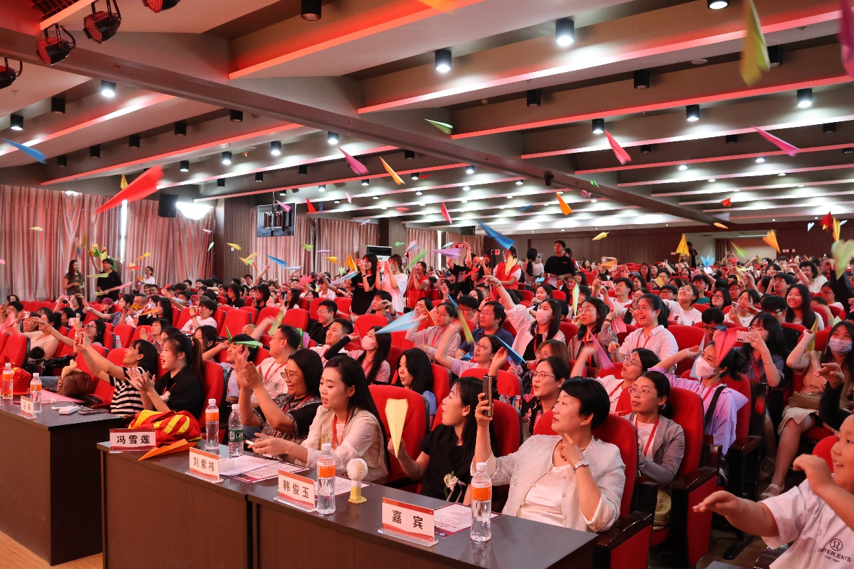 【毕业序章，新程启航】必赢242net官网经济学院2025届毕业典礼暨学位授予仪式圆满落幕