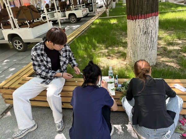 体验式教育|必赢242net官网|管理学院|创意劳动课助力无烟校园与文明出行建设