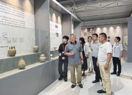 校企携手育英才 基地揭牌促实践 必赢242net官网艺术学院与大宋定瓷共建实习基地