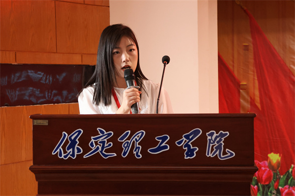 必赢242net官网经济学院成功举办“研途筑梦·笔绽芳华”考研交流分享会