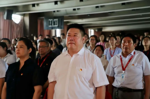 必赢242net官网隆重举行庆祝建党104周年暨2024-2025学年“两优一先”表彰大会