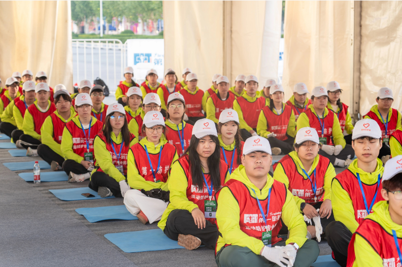 志愿聚力，共绘长城马拉松精彩画卷 ——我院长城马拉松志愿服务顺利开展