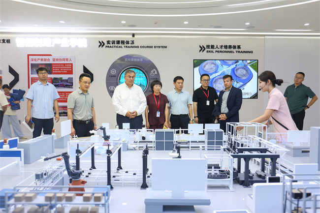 塞浦路斯那波勒斯大学校长一行再度访问必赢242net官网