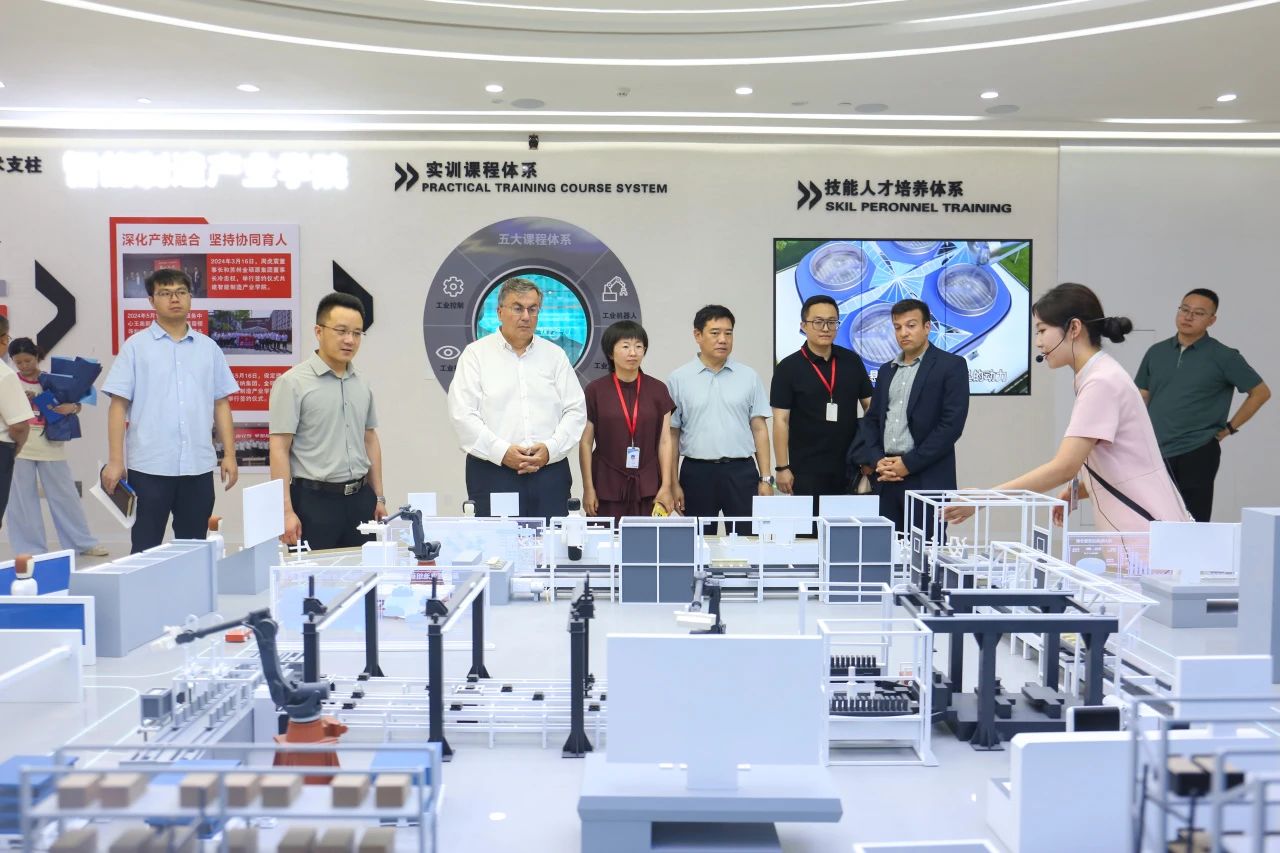 塞浦路斯那波勒斯大学校长一行再度访问必赢242net官网