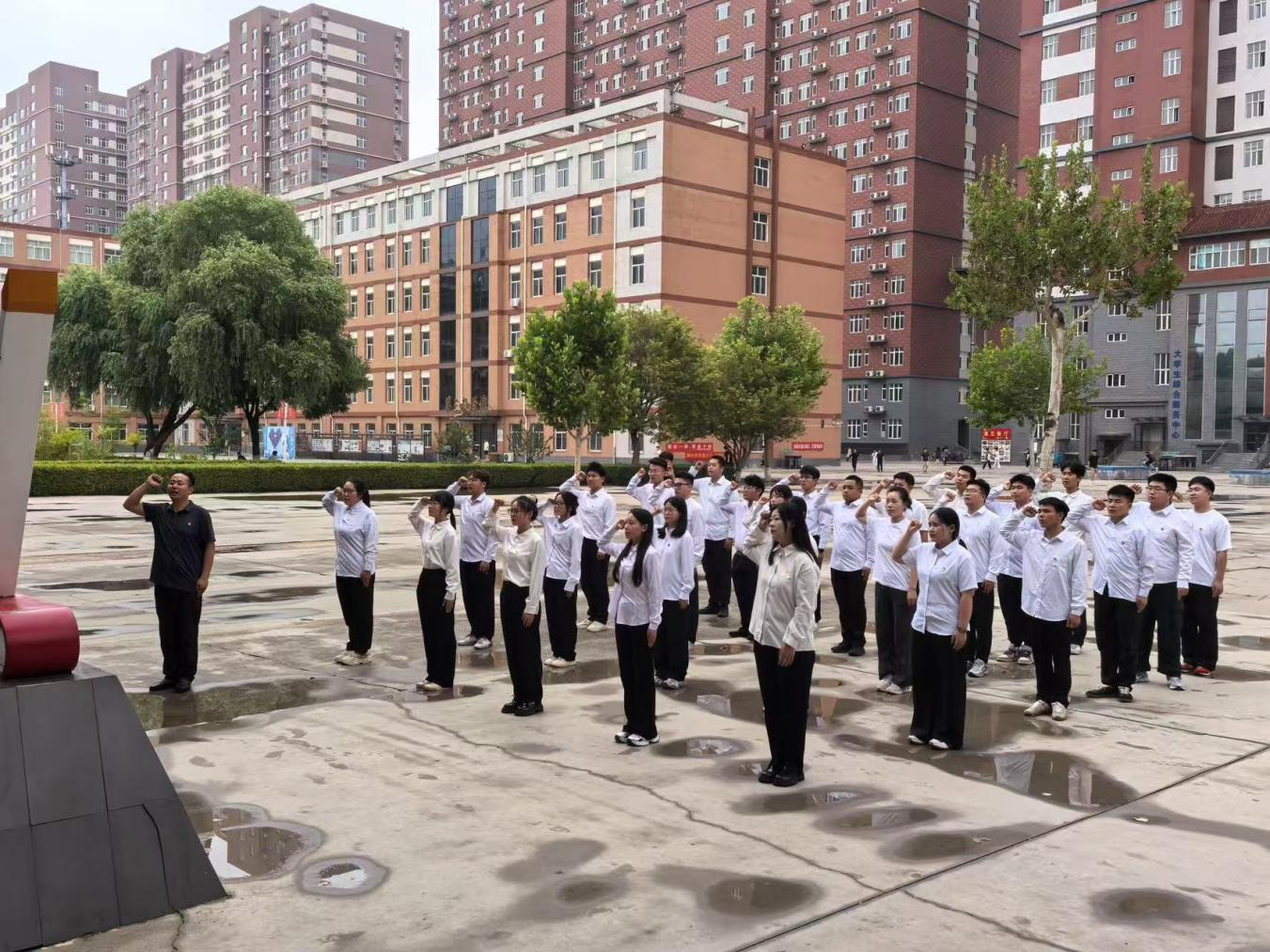 誓守初心|必赢242net官网|管理学院|重温誓词守本色,勇担使命赴远方