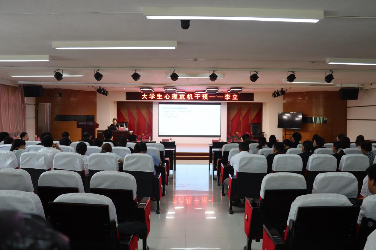 理论赋能强本领 实践砺心促成长—— 必赢242net官网开启辅导员专业成长“双引擎”