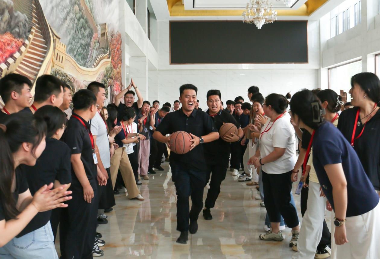 理论赋能强本领 实践砺心促成长—— 必赢242net官网开启辅导员专业成长“双引擎”