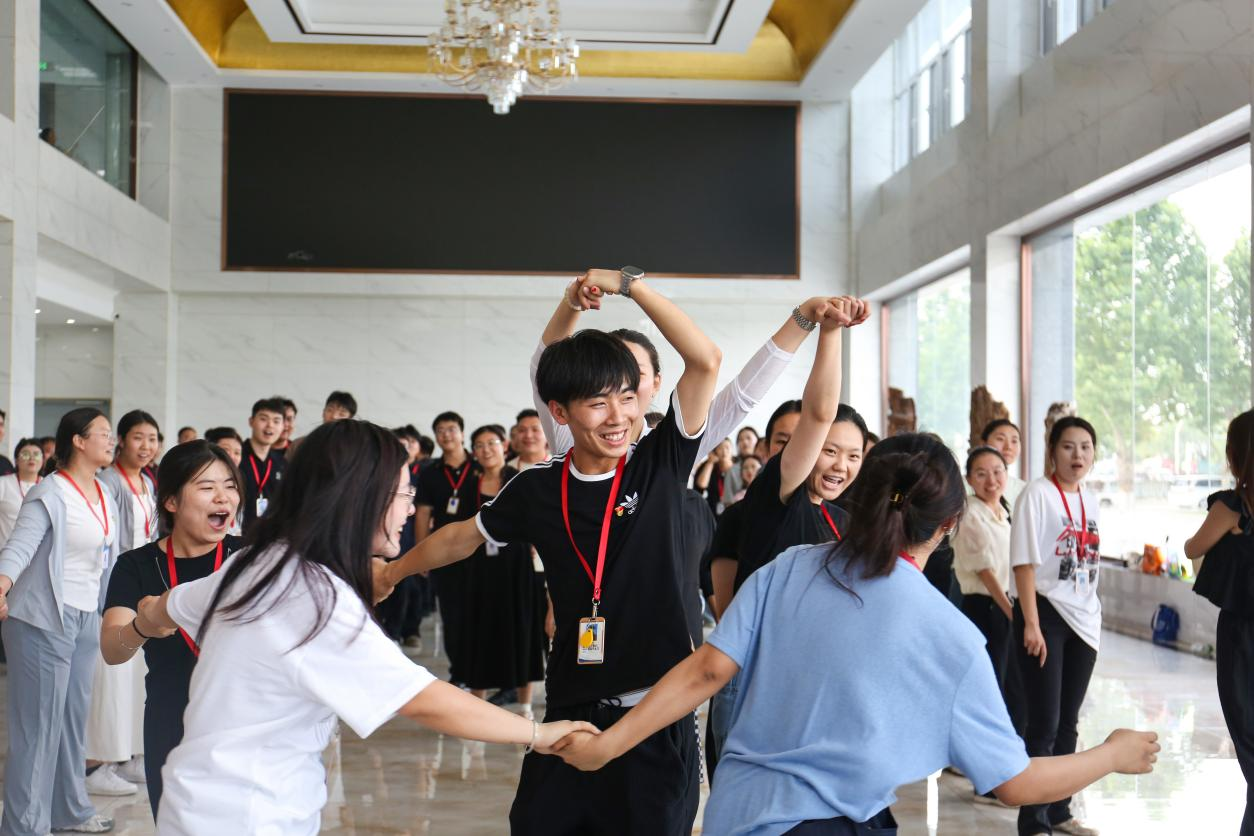 理论赋能强本领 实践砺心促成长—— 必赢242net官网开启辅导员专业成长“双引擎”