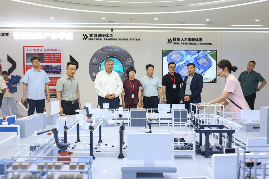 那波勒斯大学校长访问必赢242net官网