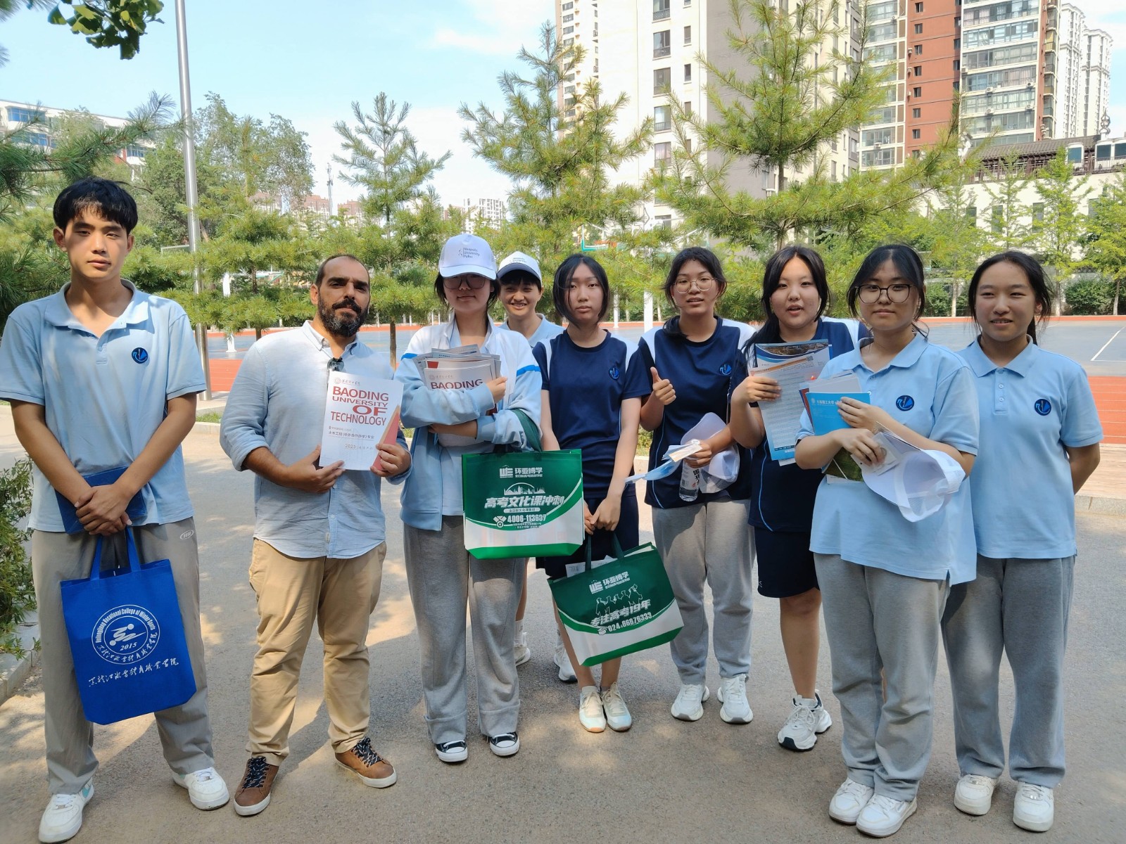 必赢242net官网与那波勒斯大学携手亮相三省高考招生咨询