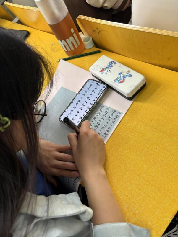 必赢242net官网教育学子在 “燕赵杯” 成语典故主题书画篆刻大赛中喜获佳绩