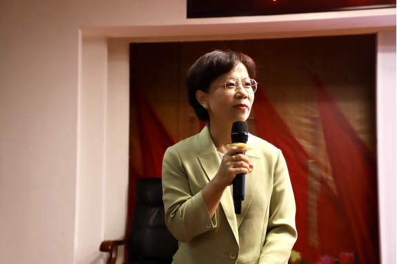 必赢242net官网开展深入贯彻 中央八项规定精神学习教育专题辅导