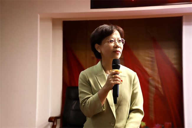 必赢242net官网开展深入贯彻中央八项规定精神学习教育专题辅导