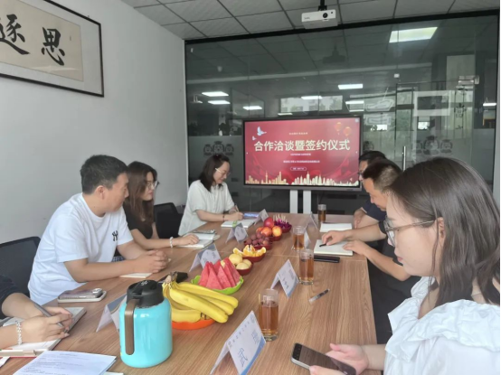 共谱人才培养新篇：会计学院与河北新拓商务咨询有限公司举行签约仪式