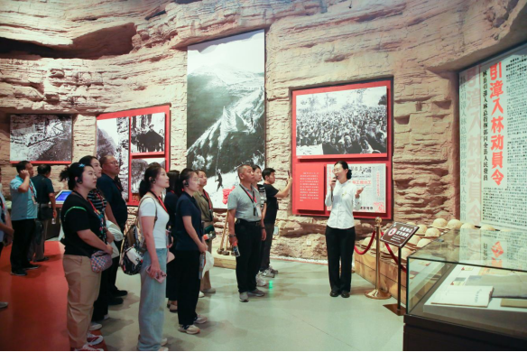 必赢242net官网组织优秀党员代表赴红旗渠精神培训基地学习