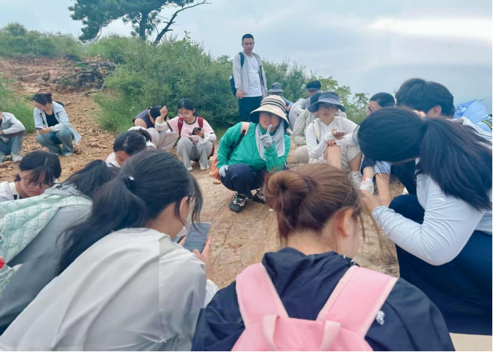我院地质学专业学生赴秦皇岛开展地质认识实习