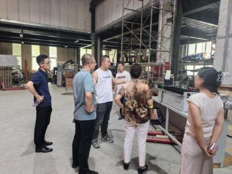 我院师生代表访企参观交流