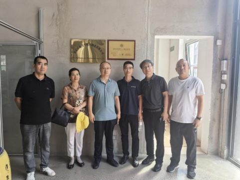 我院师生代表访企参观交流