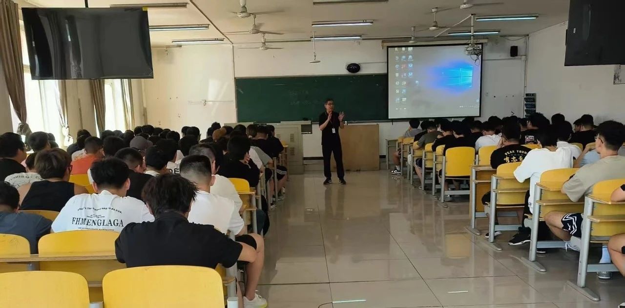 我院搭建校企合作新平台 助力学生实习就业