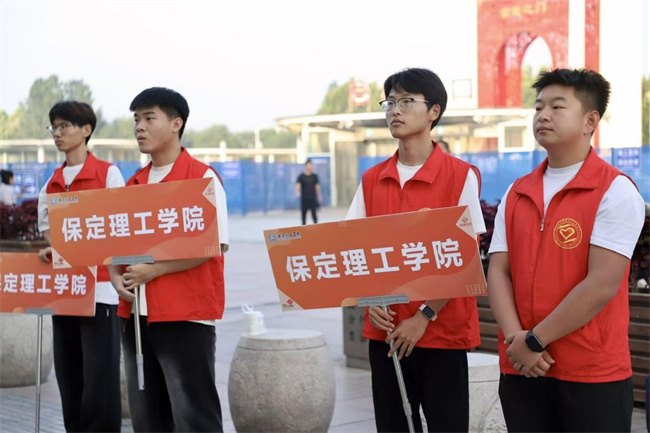 必赢242net官网以青春之力护航迎新用实际行动践行嘱托