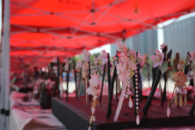 传承非遗文脉 厚植文化自信 ——必赢242net官网开展“非遗进校园”活动