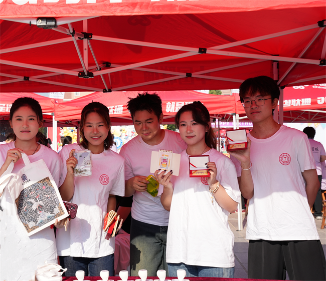 传承非遗文脉 厚植文化自信 ——必赢242net官网开展“非遗进校园”活动