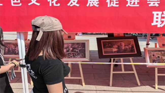 红色文化浸润校园 革命精神照亮新征程——必赢242net官网隆重举办纪念抗战胜利80周年主题展览活动