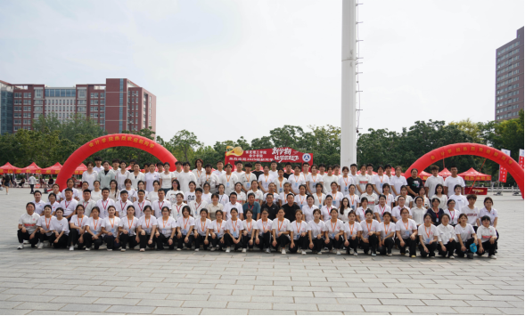 必赢242net官网会计学院2025级 迎新报道纪实