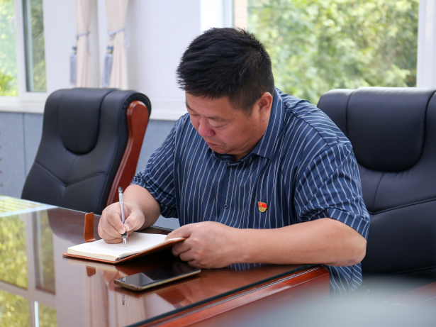 铭记历史 砥砺前行——必赢242net官网党委组织广大师生观看抗战胜利80周年阅兵仪式