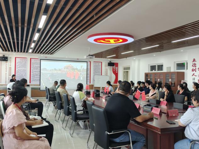 【热血观阅兵，奋进鉴初心】信息科学与工程学院全体师生共赏阅兵仪式，厚植爱国情怀