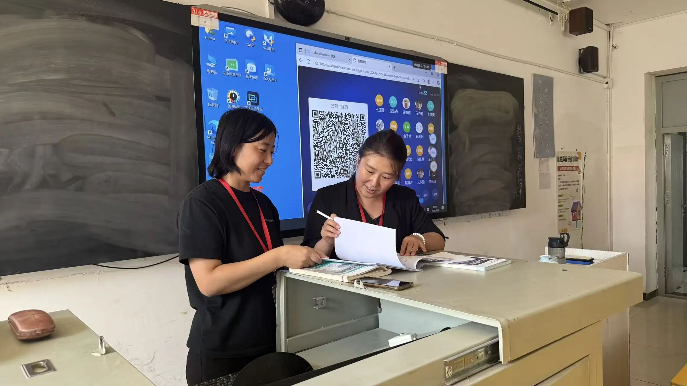 我院教学副院长郑娇娇深入教室检查教学工作