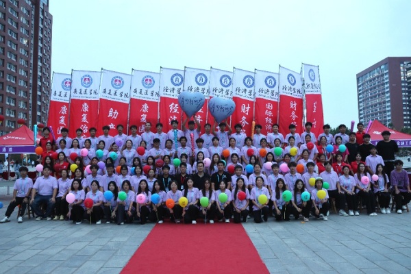 执手引航启新序，倾心护航暖故园——2025级迎新志愿服务工作圆满结束