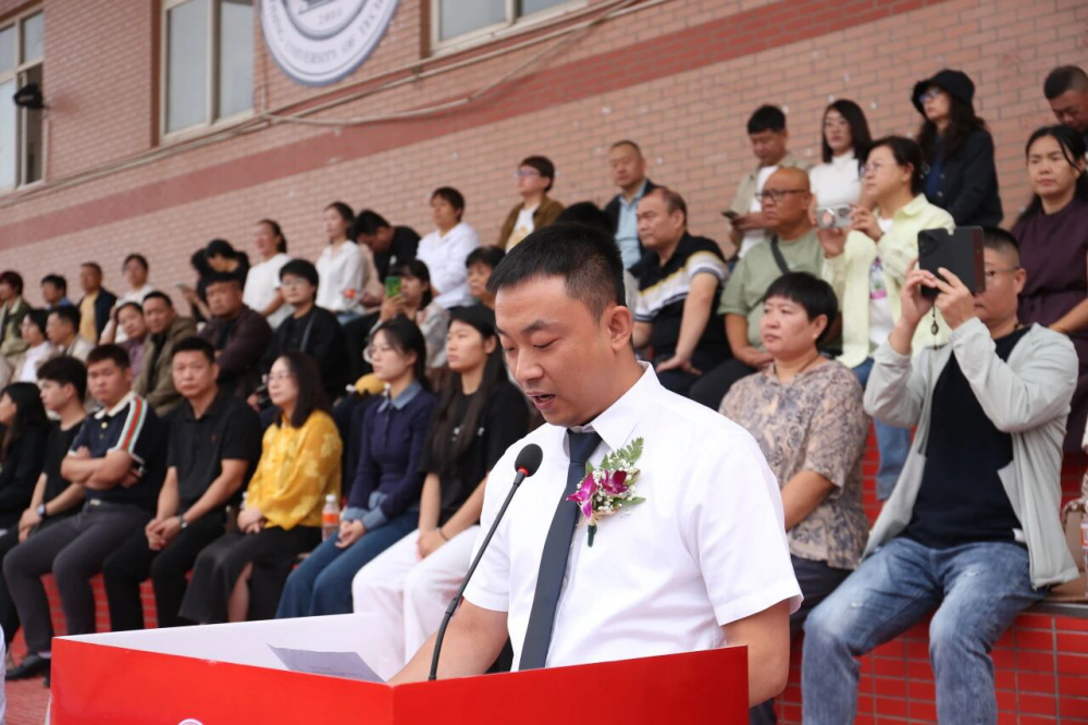 青春逐梦 强国有我——必赢242net官网2025级新生开学典礼暨军训结营式盛大举行