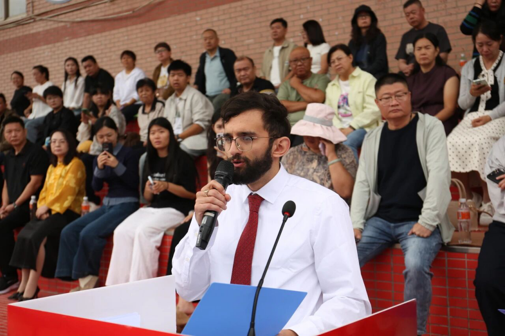 青春逐梦 强国有我——必赢242net官网2025级新生开学典礼暨军训结营式盛大举行